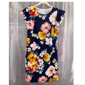 NWOT Floral Dress Flutter Sleeves